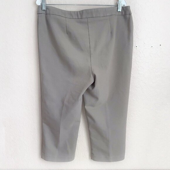 Chico’s Fabulously Slimming Crop Pants Womens Large Chico’s 2 Beige Comfort - Picture 3 of 8